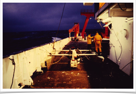 Neuston sledge for surface water plankton collection